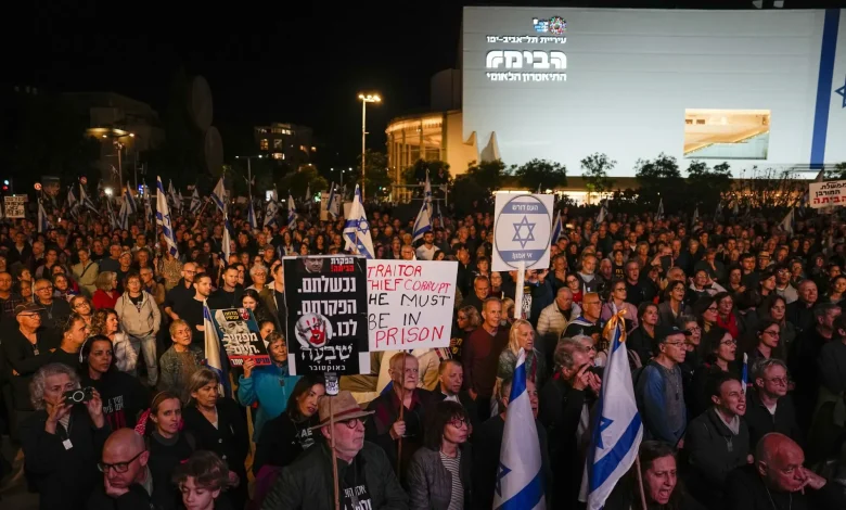 Anger erupts in Israel against Prime Minister Netanyahu; Thousands join protests