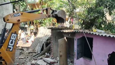 After Ahmedabad, bulldozers again hit houses belonging to anti-social elements in Surat...