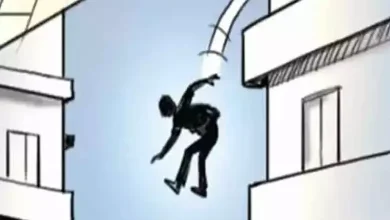 A girl jumped to her death from the 23rd floor in Vikhroli.