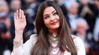 કાનમાં પોતાના લૂકથી ફેન્સના દિલ જિતી રહી હતી Aishwarya Rai-Bachchan, ઈન્ડિયામાં અભિષેક બચ્ચન ગયો ડિનર ડેટ પર?