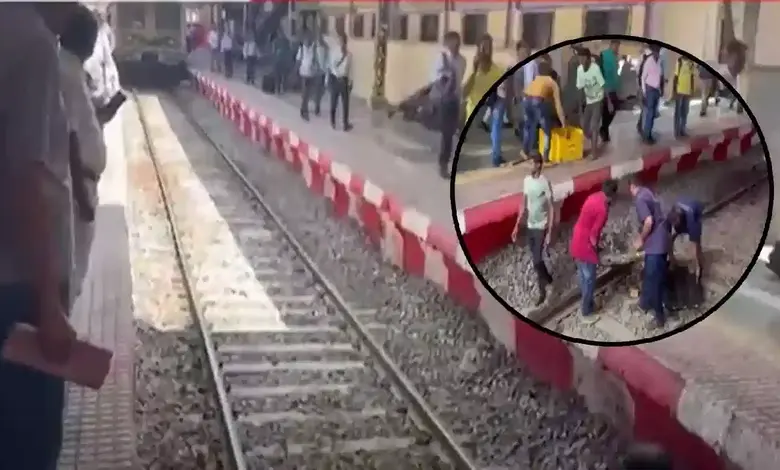 CSMT cleaning machine on track