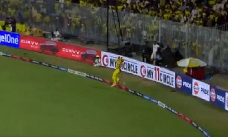 Oh my God! Dewald Brevis' triple-header catch is something to behold...