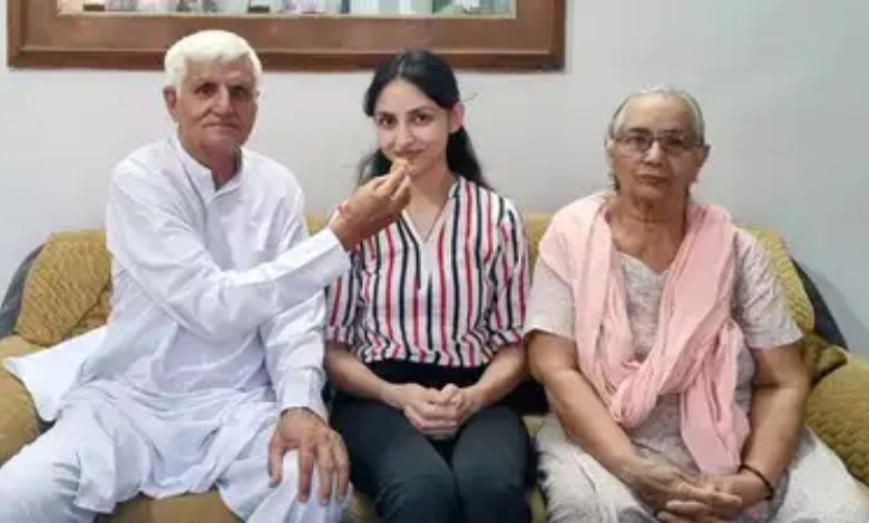 Granddaughter passes UPSC CDS exam to fulfill grandfather's dream, will become an officer in the army