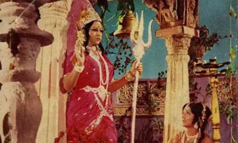This film that left Deewar and Sholay behind turns 50: Know some interesting facts