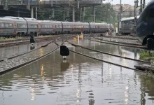 Mumbai railway tracks not flooded during monsoon