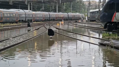 Mumbai railway tracks not flooded during monsoon