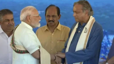 Video of PM Modi and Tharoor on a stage goes viral, opposition in action?