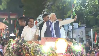 ભુજ અને વડોદરા બાદ અમદાવાદમાં PMનો રોડ શો: તિરંગા અને પુષ્પવર્ષાથી PMનું સ્વાગત; જનસાગર ઉમટ્યો!