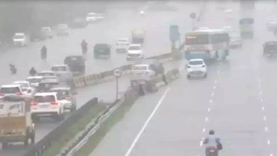 Red alert in Delhi-NCR: Heavy rain, storm affect normal life, vehicles submerged in water
