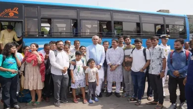 પ્રોટોકોલને પડતો મૂકીને ગુજરાતના રાજ્યપાલે એસટી બસમાં કરી મુસાફરી, કહ્યું લાંબા સમયની હતી ઈચ્છા...