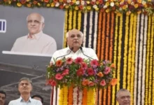 Uproar at Gujarat CM programme in Vadodara