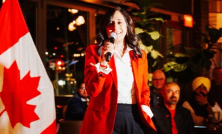 Know .. Who is Canada's Foreign Minister Anita Anand, took oath by placing her hands on the Gita