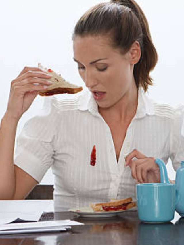 નવા કપડામાં જિદ્દી ડાઘ? આ રહ્યો ઘરગથ્થુ ઉપાય