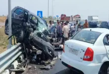 A horrific accident occurred between two cars on Dholera-Bhavnagar highway, 4 people died