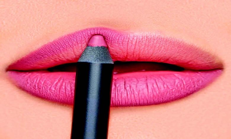 Fashion Plus: Lip pencil completes lip makeup