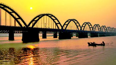 ગોદાવરી નદીનો દૃશ્ય દક્ષિણ ભારતના પવિત્ર તીર્થો અને નદીતટની સાંસ્કૃતિક છટા સાથે