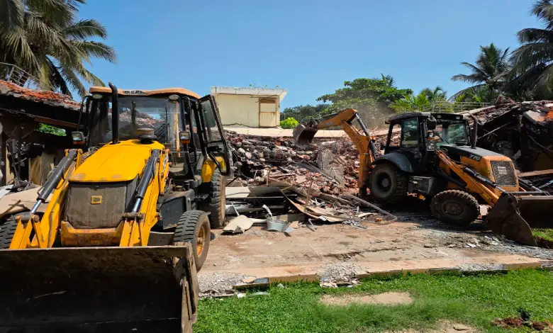 Illegal Bungalow in Madh malad Demolished by Authorities