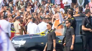 PM Modi's grand welcome in Vadodara, Sindoor Samman Yatra attracts attention, see pictures