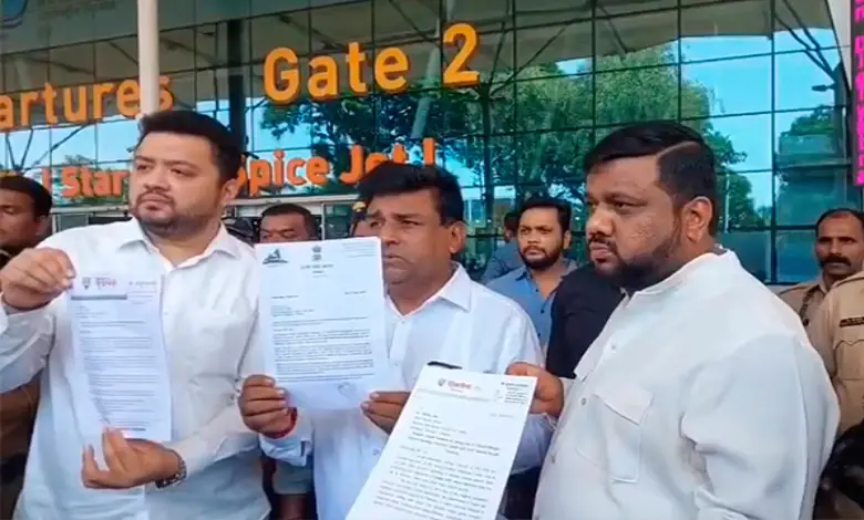 "Shiv Sena Protests Against Turkey at Mumbai Airport"