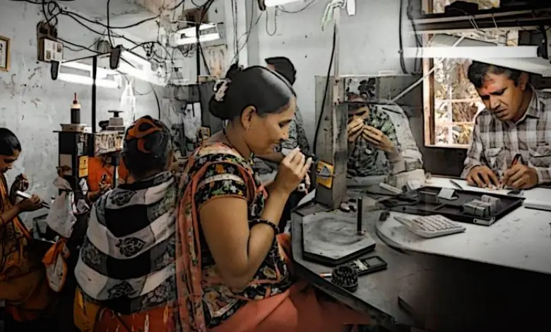"Gujarat Govt Announces Assistance Schemes for Gem Artists"