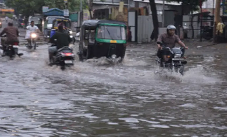 Stormy weather in Surat, Saurashtra, roads flooded