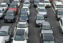 Traffic on Mumbai-Pune Expressway due to Maharashtra Day holiday: Motorists face hardship