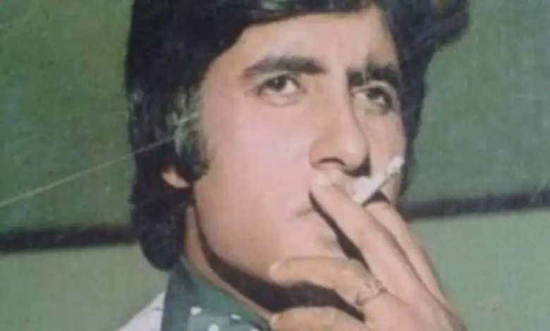 અમિતાભ બચ્ચન ધૂમ્રપાન કરતા જોવા મળ્યા