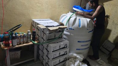 જામનગરમાંથી નકલી દારૂ બનાવતી ફેકટરી ઝડપાઇઃ લાખો રુપિયાનો મુદ્દામાલ જપ્ત