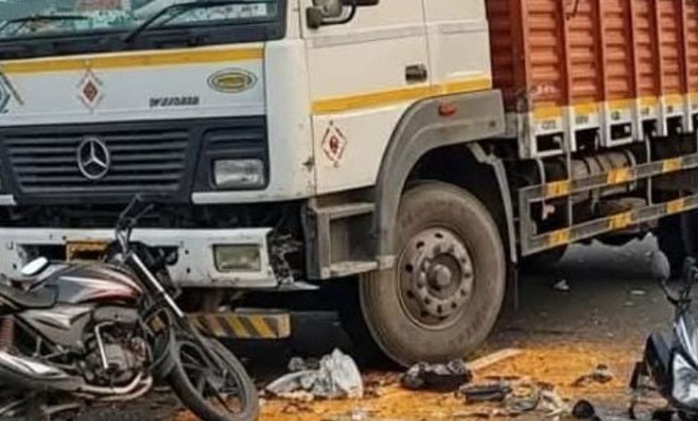Horrific accident in Surendranagar: A reckless truck claimed the lives of three youths, the family is in mourning
