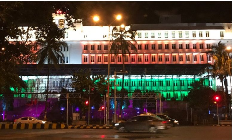 Politics heated up due to the dazzling celebration of the Mumbai Parliament Estimates Committee amidst economic crisis, Congress made serious allegations