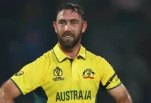 Maxwell announces retirement