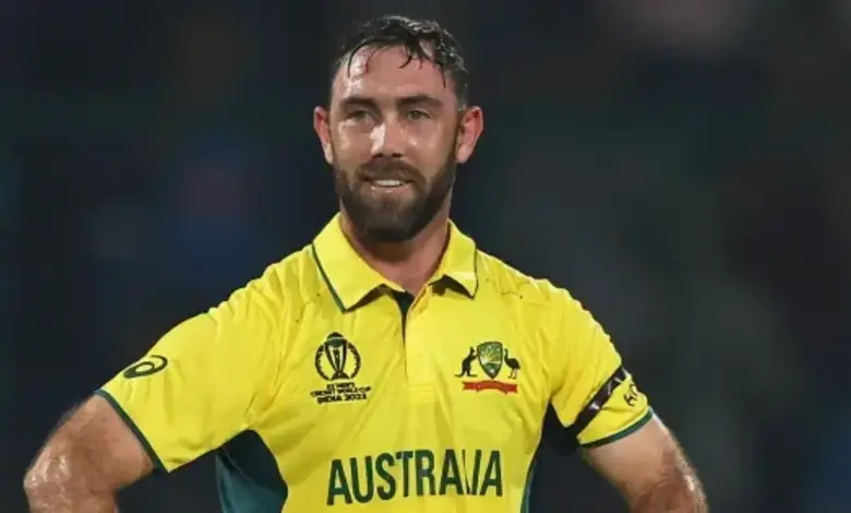 Maxwell announces retirement