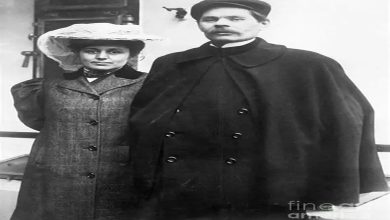 પત્ની મારિયા સાથે ગોર્કી... ટાઇટલ્સ: સાચો કવિ એકલો