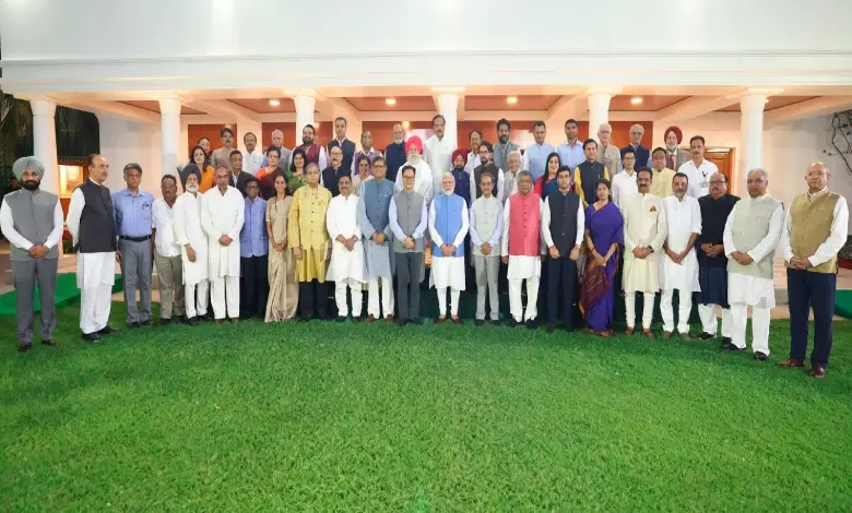 PM Modi meets delegation exposing Pakistan's lies