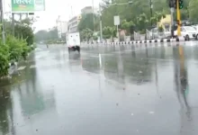 દિલ્હી-NCR માં ધૂળની ડમરીઓ સાથે હળવા ઝાપટાં, વિમાન સેવા પ્રભાવિત
