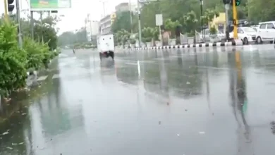 દિલ્હી-NCR માં ધૂળની ડમરીઓ સાથે હળવા ઝાપટાં, વિમાન સેવા પ્રભાવિત