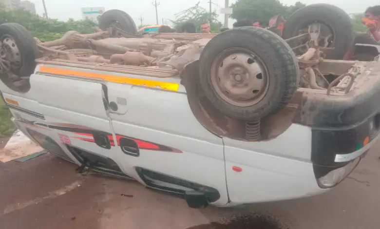 School van overturns in Ahmedabad Science City