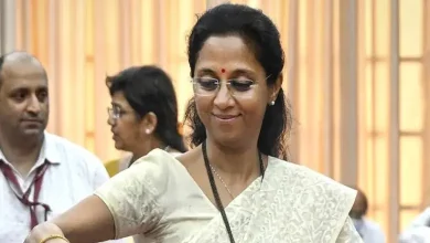 સુપ્રિયા સુલે અભિનંદન આપે છે