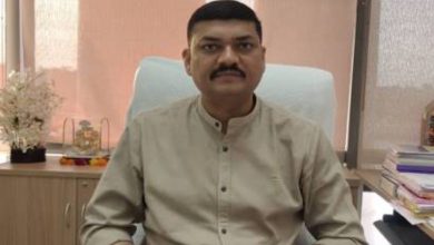 બોટાદ જિલ્લામાં તૂટેલા રોડ-રસ્તા અને ધોવાણ થયેલી જમીનથી હાલાકી; ધારાસભ્ય મકવાણાએ CMને રજૂઆત કરી