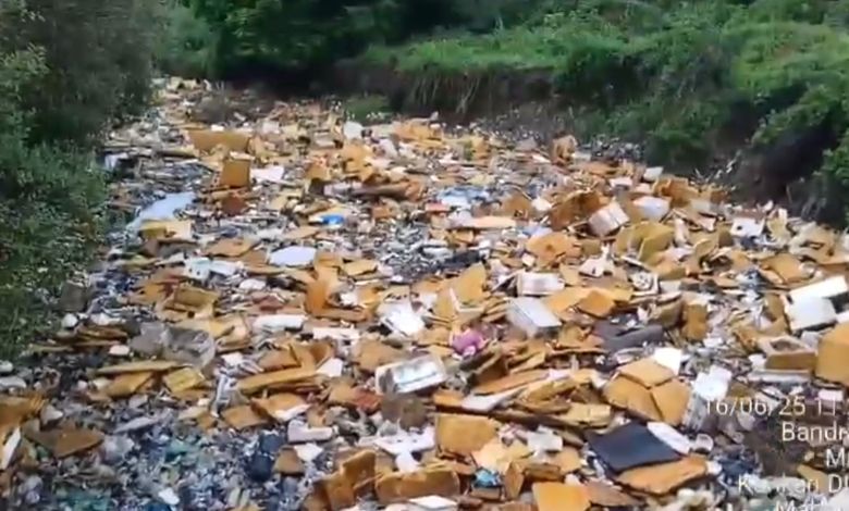 "Dharavi Waste Dumping: Civic Body Files Police Complaint"