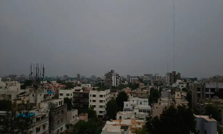 Cloudy weather in Ahmedabad since early morning, partial relief from heat