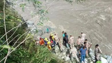 બદ્રીનાથ હાઈવે પર બસ ખીણમાં ખાબકી, 1નું મોત, 9 ઘાયલ, 10 ગુમ