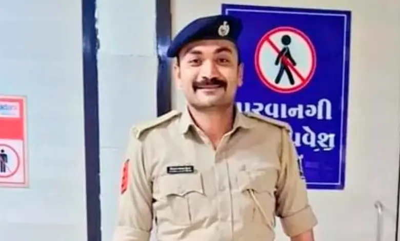 Constable's suicide in Palanpur: Uproar as suicide note blames superiors