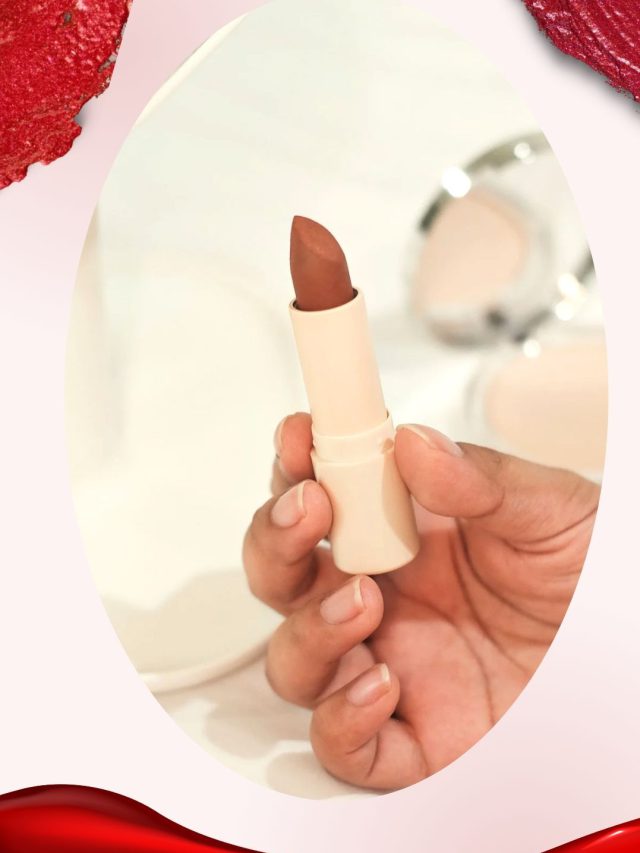 આખો દિવસ લિપસ્ટિક ટકાવી રાખવી છે? ફોલો કરો આ સિમ્પલ ટિપ્સ…