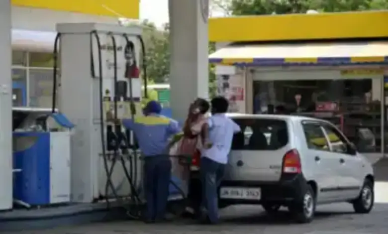 From this date, old vehicles in Delhi will not get petrol or diesel, who will be affected by this decision?