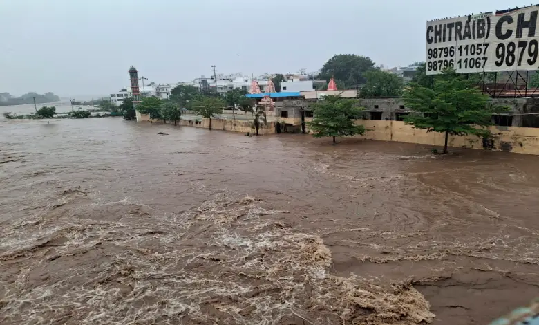 Khedbrahma in Sabarkantha district received 14 inches of rain in the last 24 hours, many roads were closed.