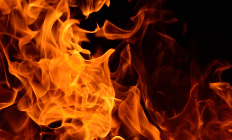 "Fire Breaks Out at Food Store in Mahim, 3 Burnt"