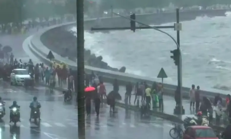 Mumbai is facing a crisis for the next three to four hours, the Meteorological Department has predicted...