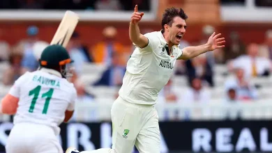 Captain Cummins took the wicket of captain Bavuma, South Africa's situation is a bit fragile...