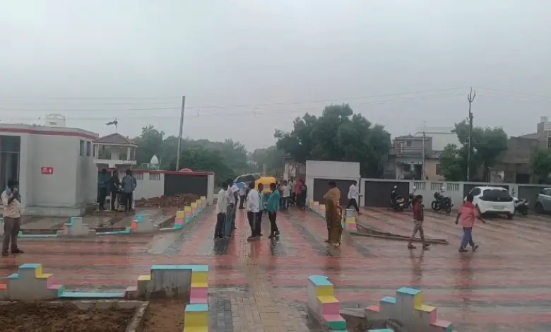 Voters show great enthusiasm despite torrential rain in Patan district: Watch video